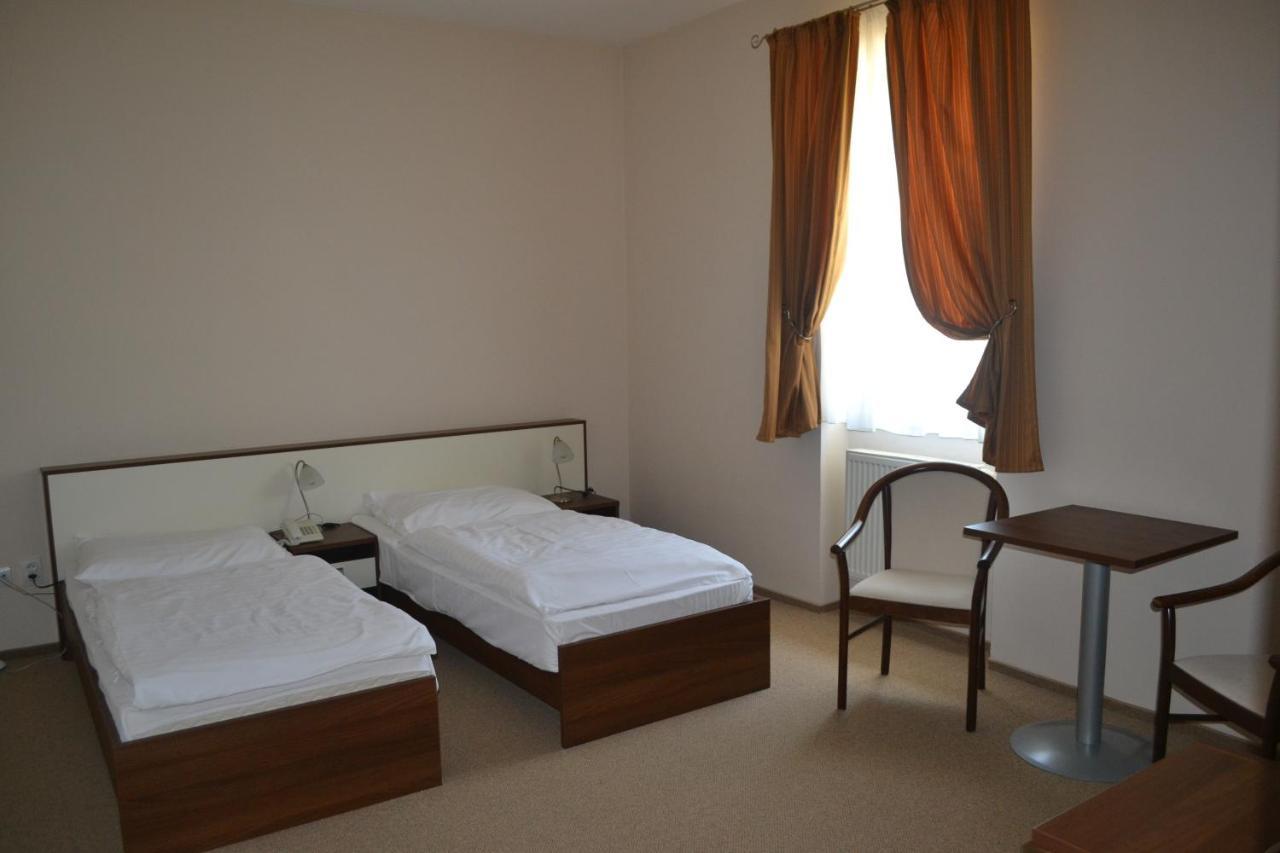 Klaudia'S Hotel & Restaurant At Golf Resort, Bac Samorin 외부 사진