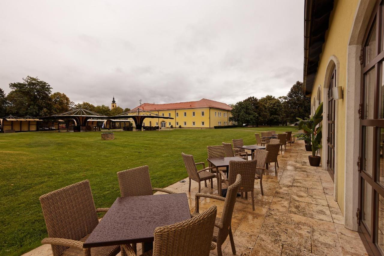 Klaudia'S Hotel & Restaurant At Golf Resort, Bac Samorin 외부 사진