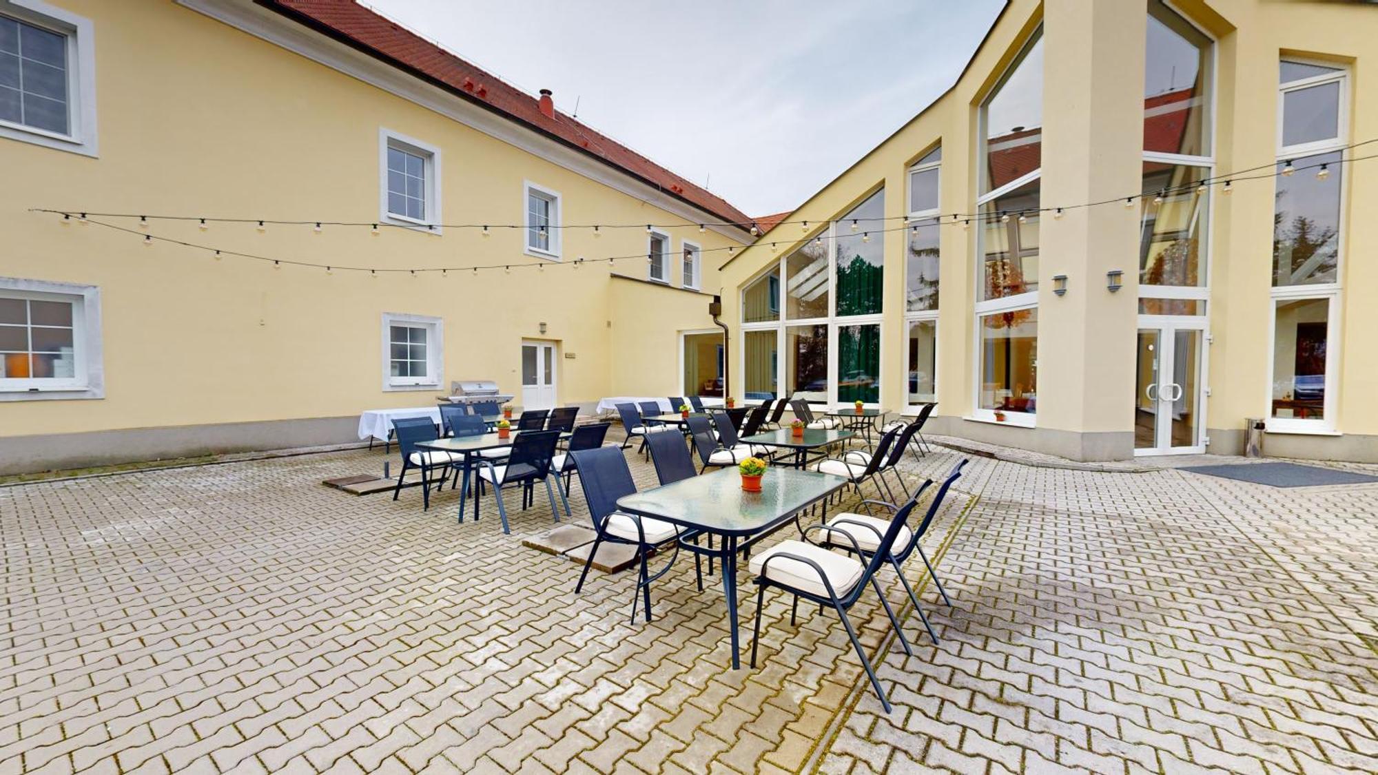 Klaudia'S Hotel & Restaurant At Golf Resort, Bac Samorin 외부 사진