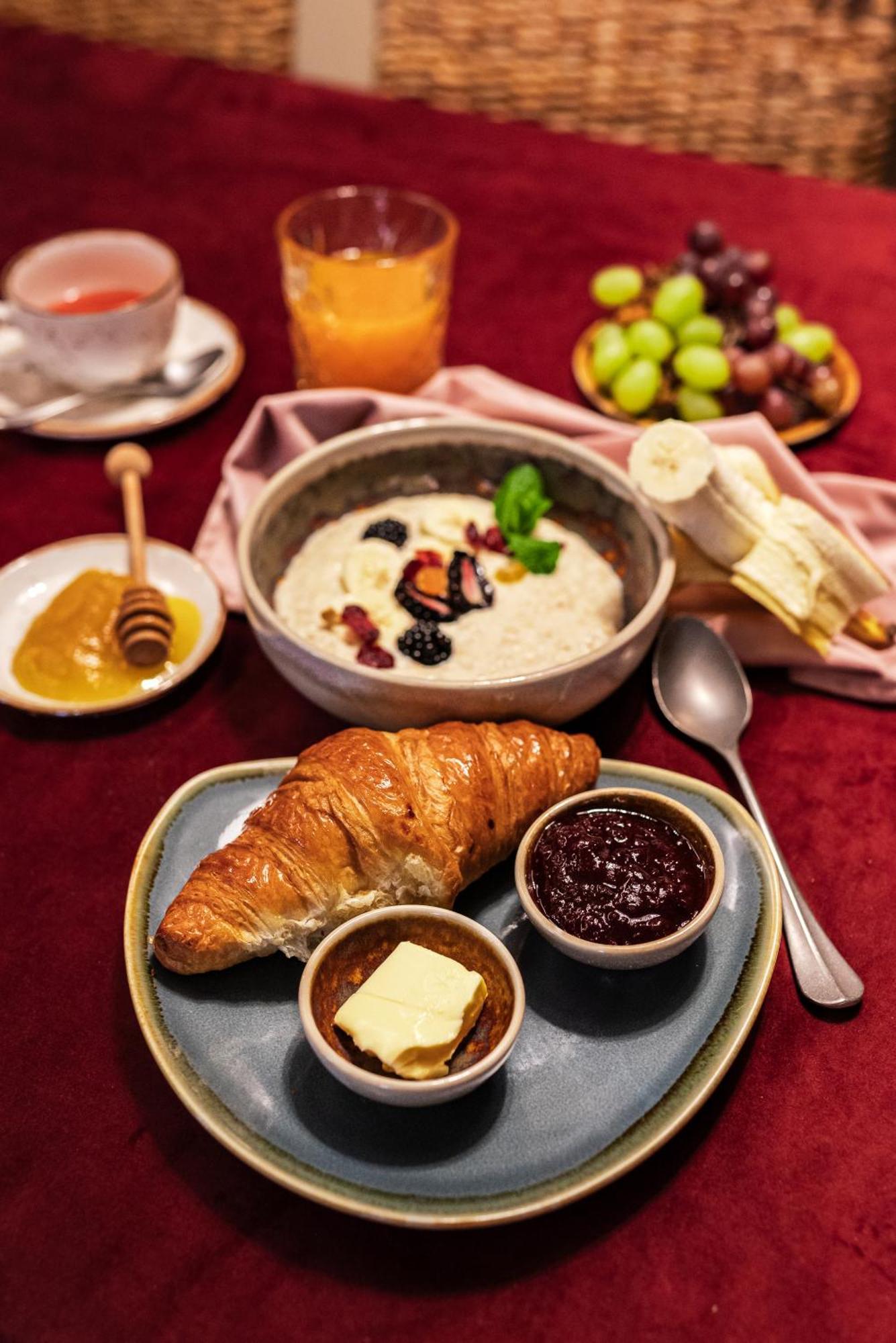 Klaudia'S Hotel & Restaurant At Golf Resort, Bac Samorin 외부 사진