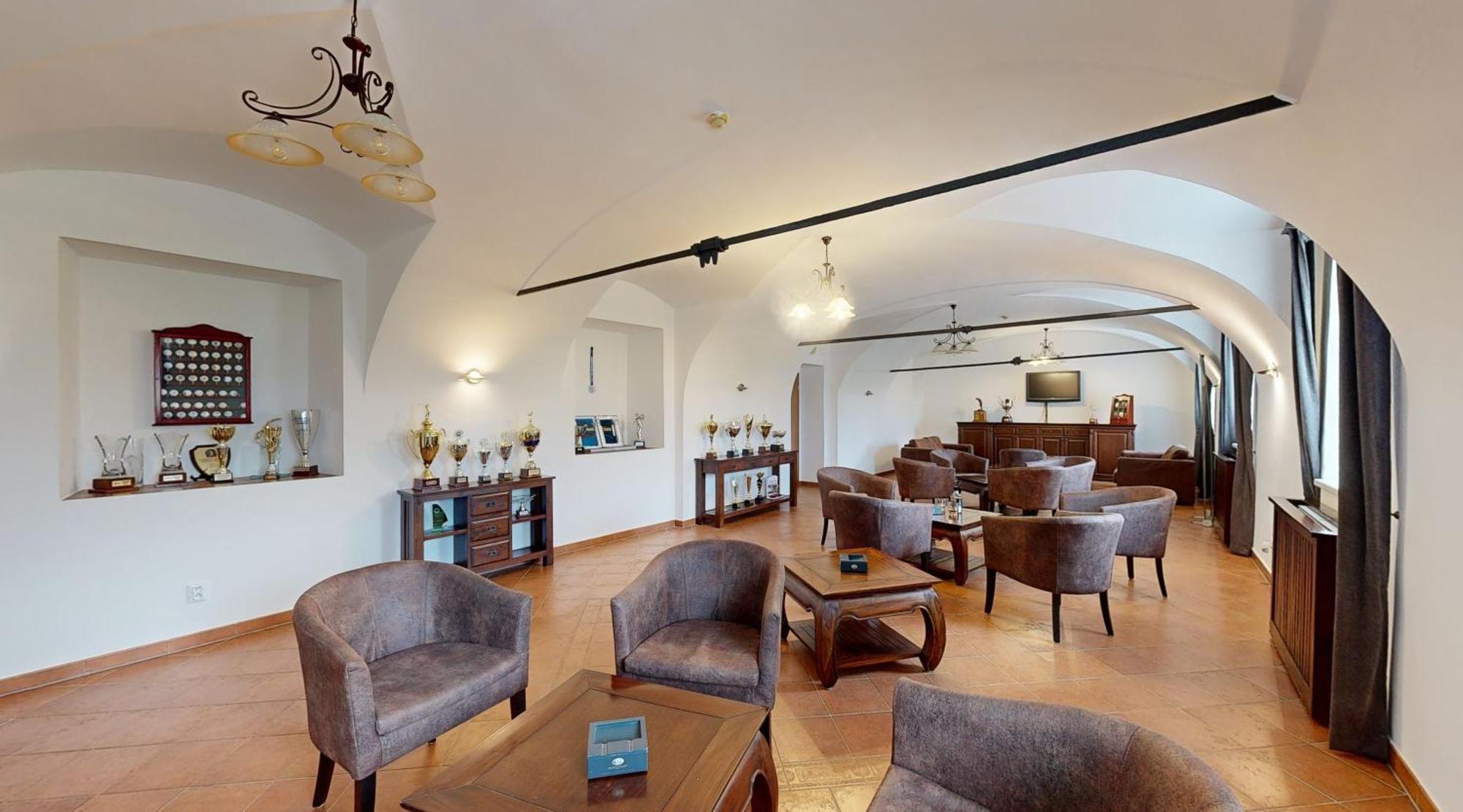 Klaudia'S Hotel & Restaurant At Golf Resort, Bac Samorin 외부 사진