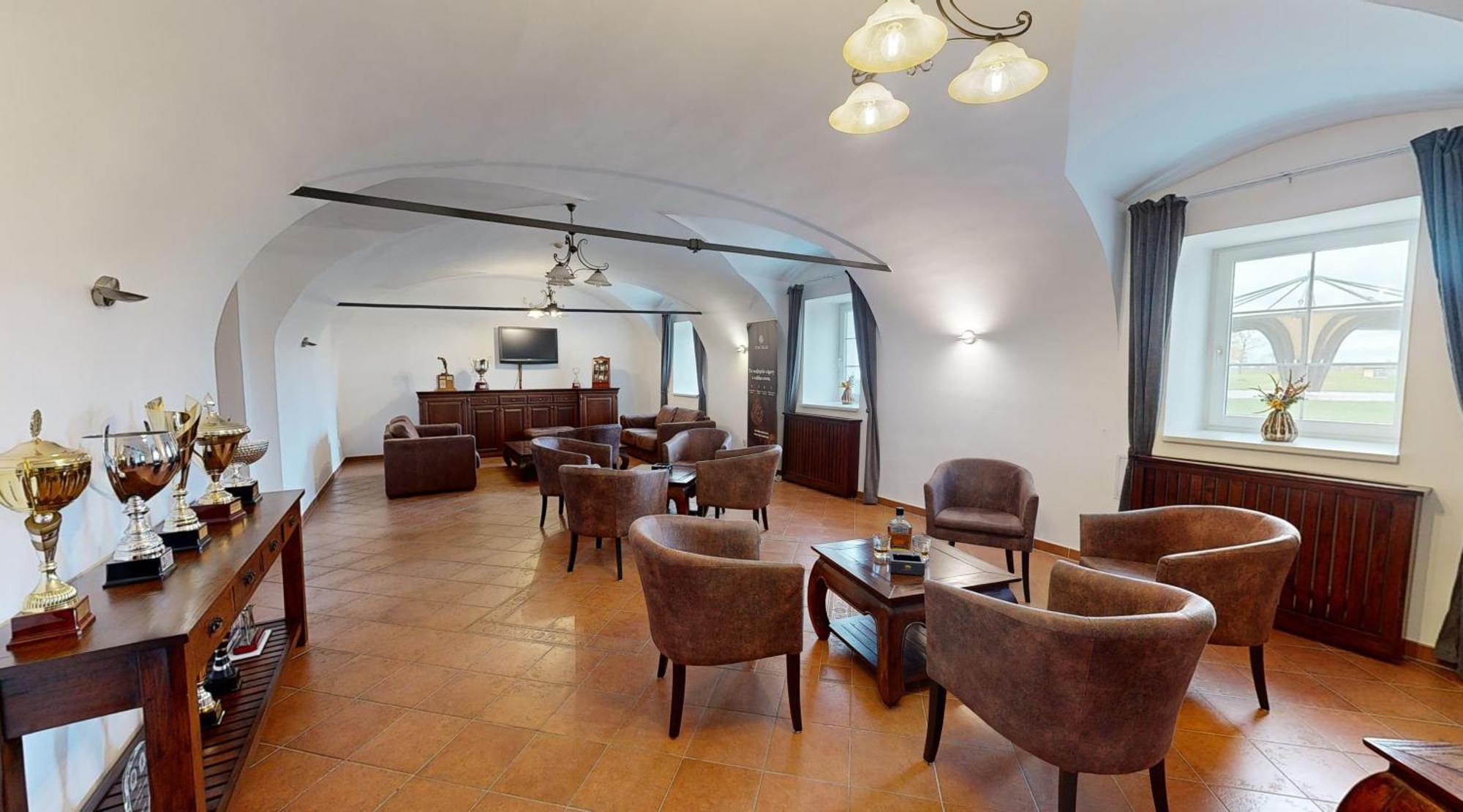 Klaudia'S Hotel & Restaurant At Golf Resort, Bac Samorin 외부 사진