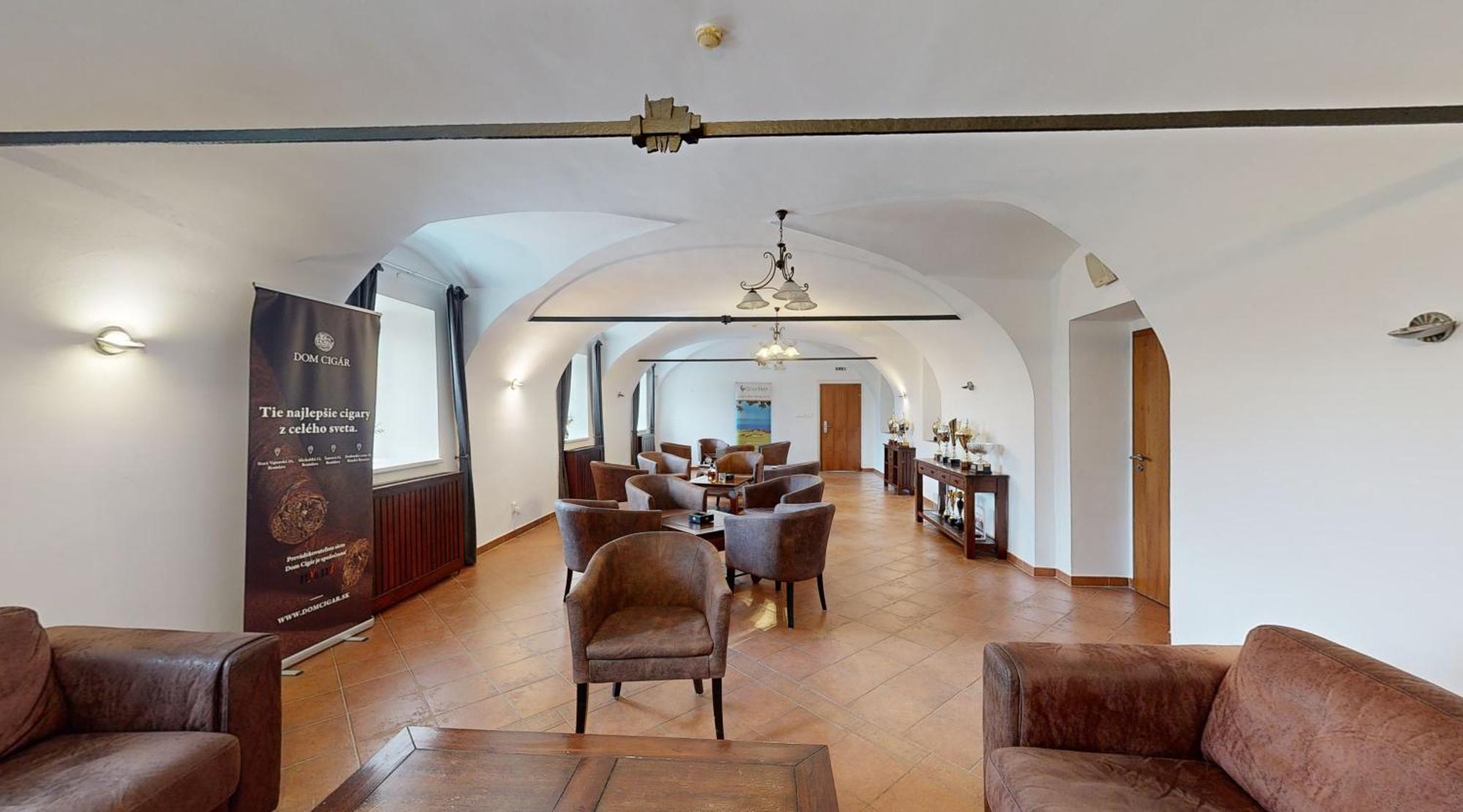 Klaudia'S Hotel & Restaurant At Golf Resort, Bac Samorin 외부 사진