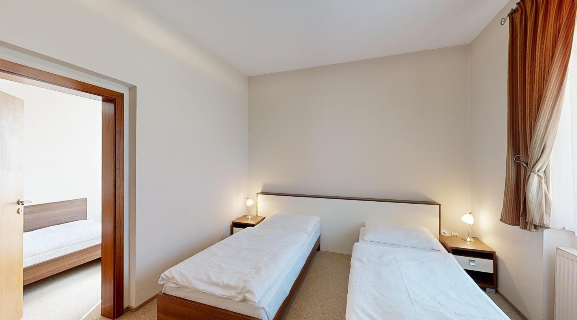 Klaudia'S Hotel & Restaurant At Golf Resort, Bac Samorin 외부 사진